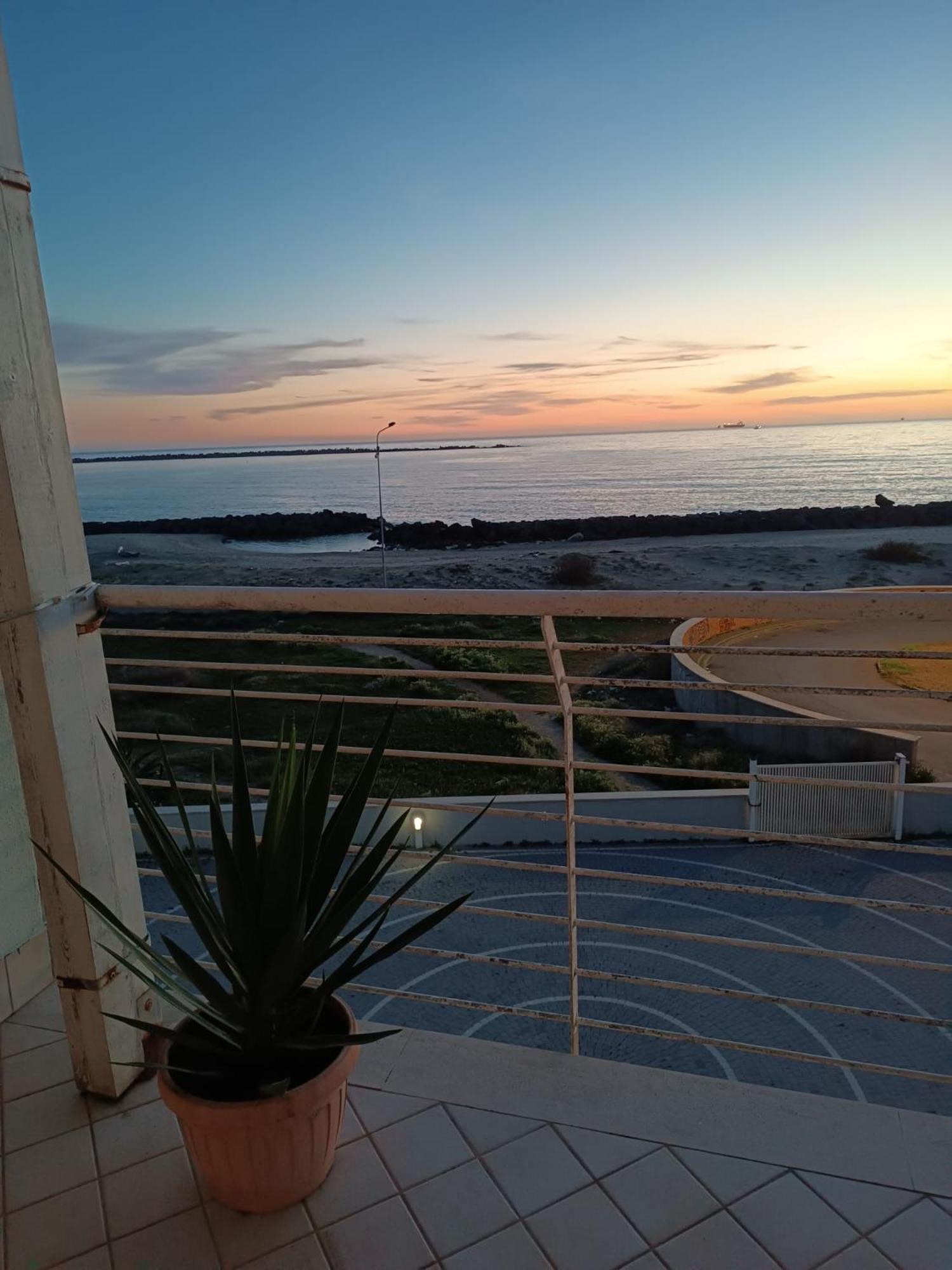 Armareaoverseassuites 1 Fiumicino Bagian luar foto