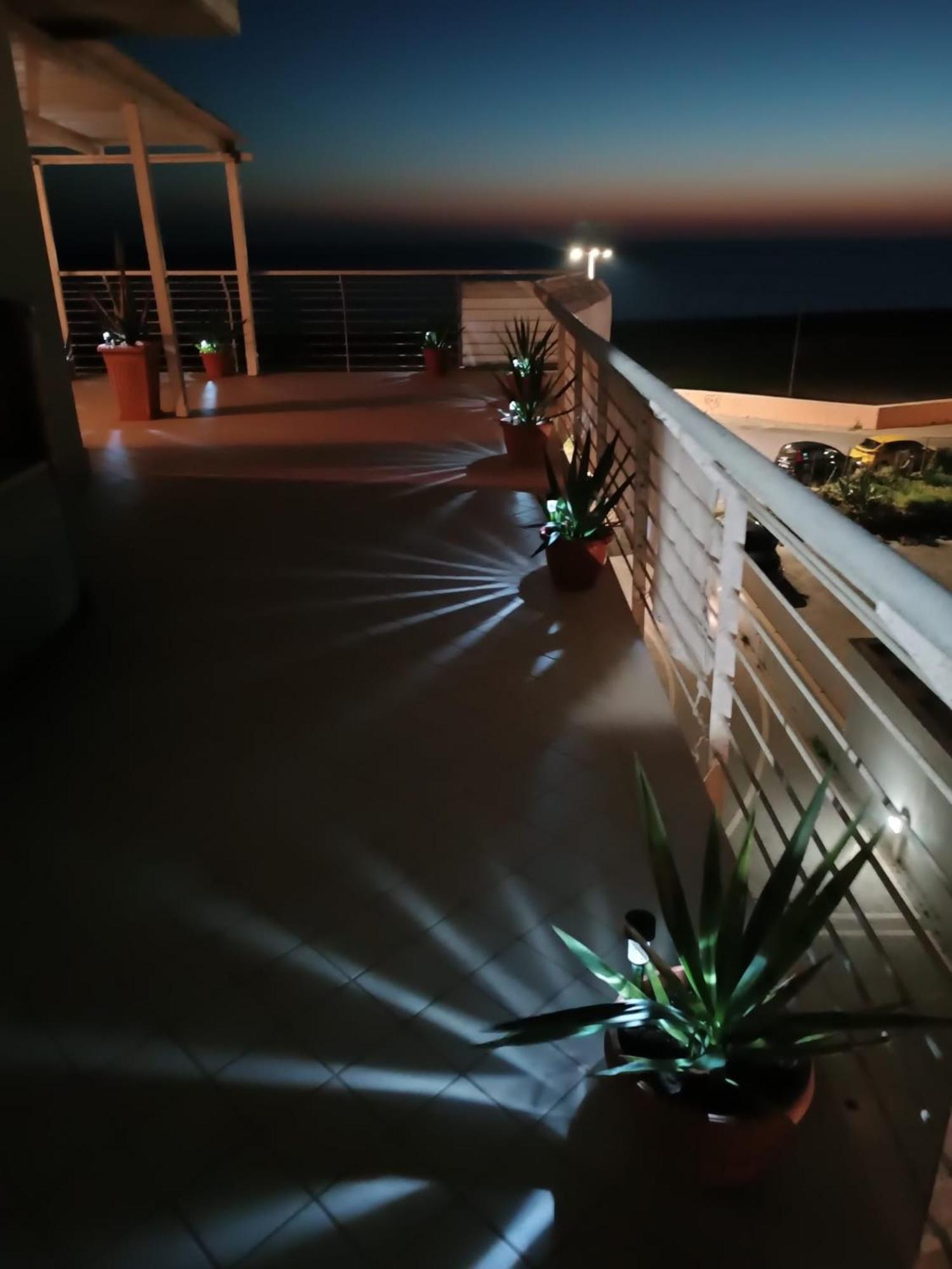 Armareaoverseassuites 1 Fiumicino Bagian luar foto