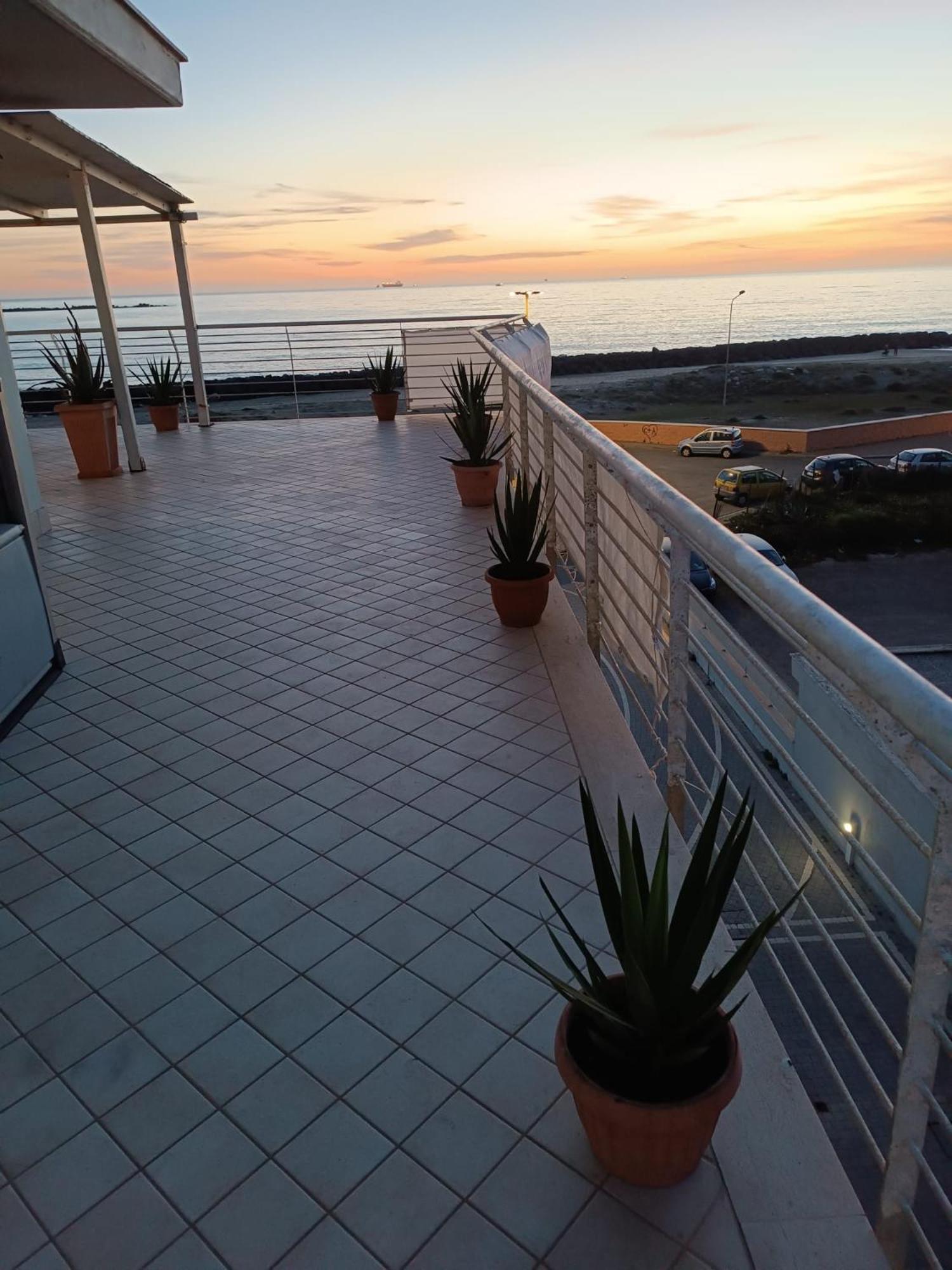 Armareaoverseassuites 1 Fiumicino Bagian luar foto
